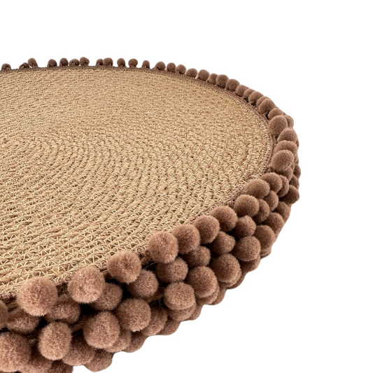 Stalo padėkliukas su rudais burbuliukais